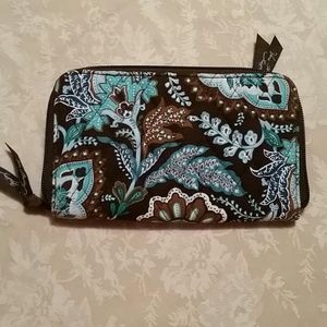 NWOT Vera Bradley Zip Around Wallet in Java Blue