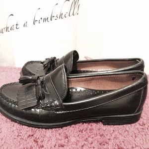 Classic leather. So classy! Black. Make offer!