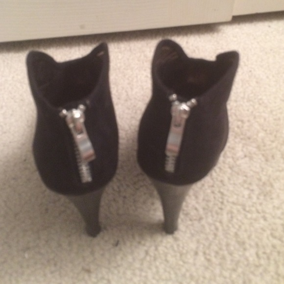 Ankle booties - Picture 3 of 4