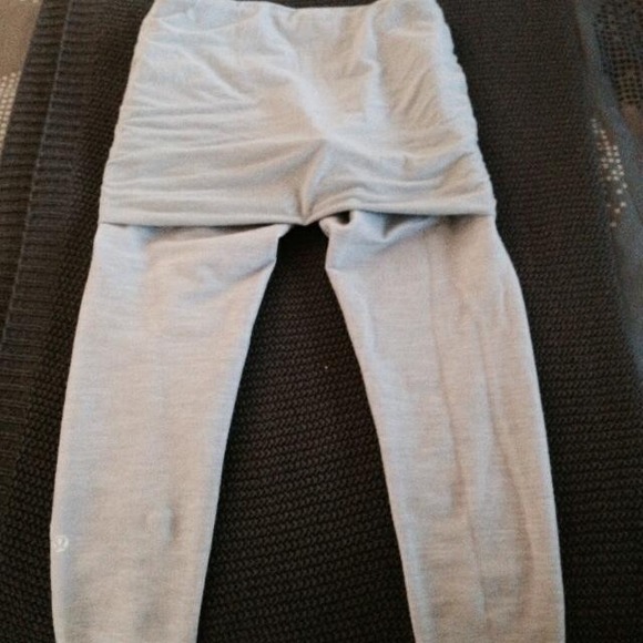 Lululemon Yin to You Crops - Picture 2 of 4