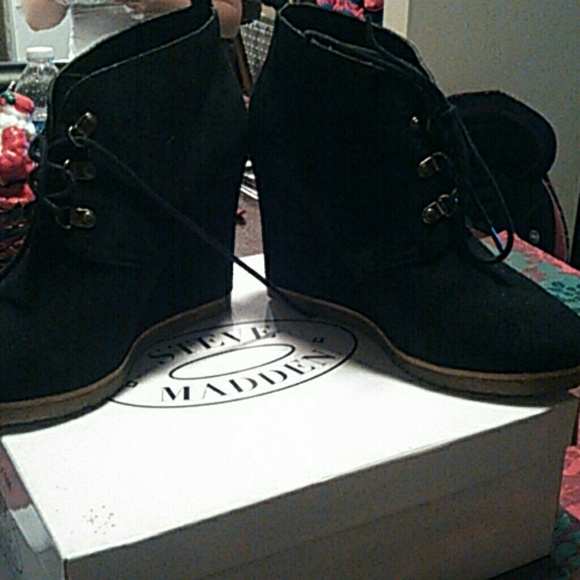 Shoes - Picture 4 of 4