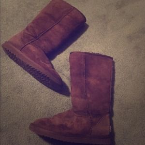 UGG tall chocolate brown boots size 8