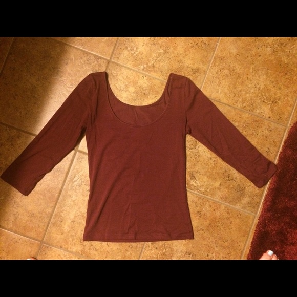 Stylish burgundy colored scoop back tee - Picture 3 of 3