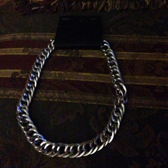 Cute chain necklace by h&m