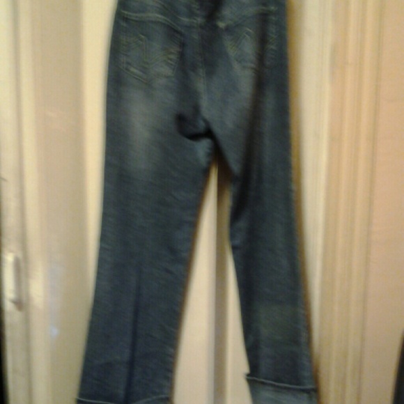 Blue jeans - Picture 2 of 2