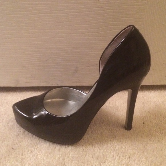 Pumps - Picture 2 of 3