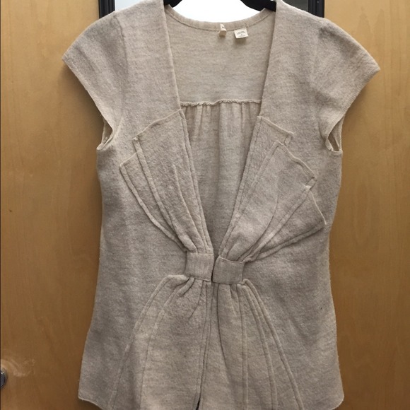 Beige vest top!