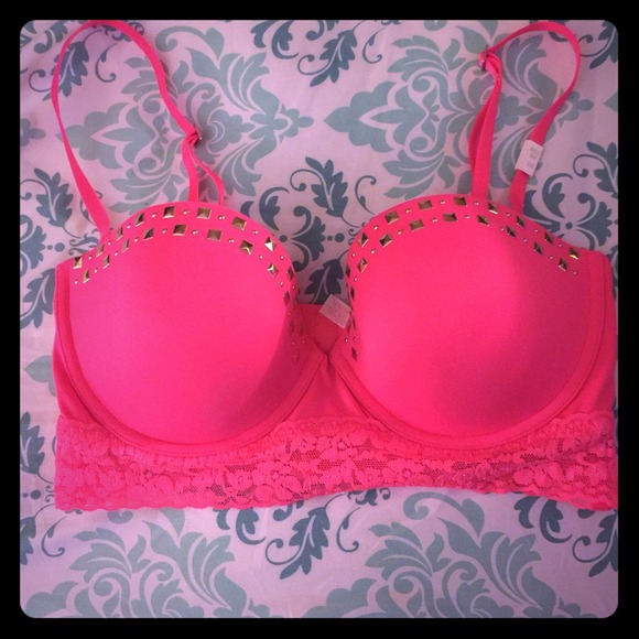 Beautiful Victoria's Secret pink studded bra
