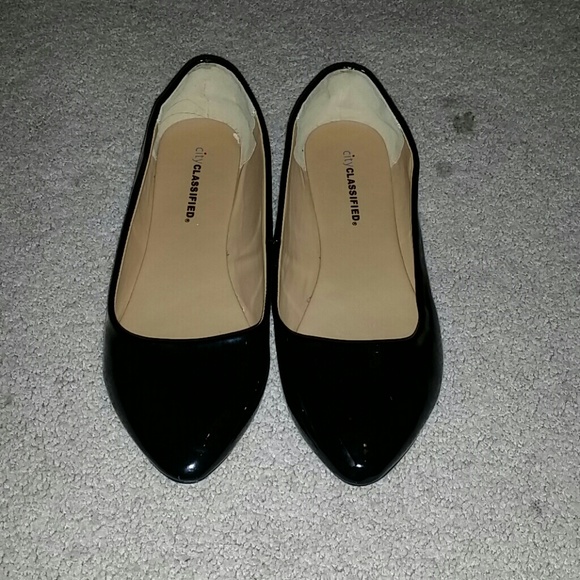 Black dress flats