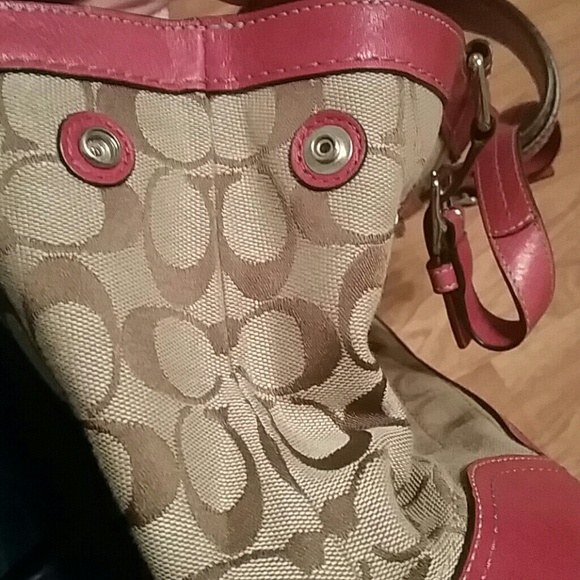 More photos Coach pink and brown - Picture 2 of 3