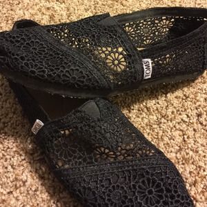 Crochet black toms