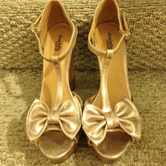 Women heels - Picture 2 of 2