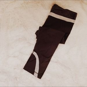 🔴SOLD🔴 lululemon Dark Gray Cropped Tights