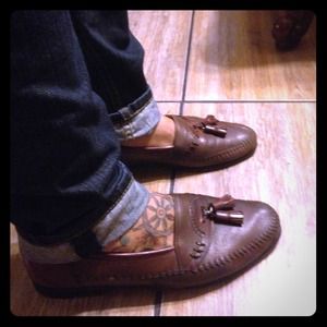 Men's size 9 leather loafer slippers