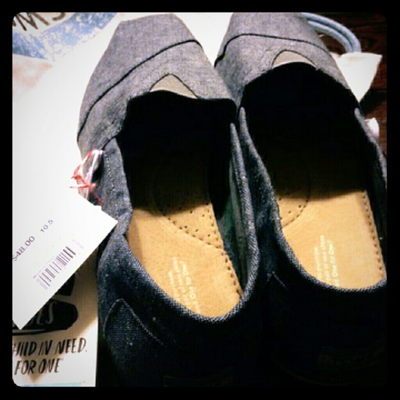 Brand New Men's TOMS sz 10.5 Blue Jean Material