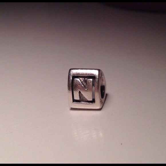 pandora lettre n pandora lettre n