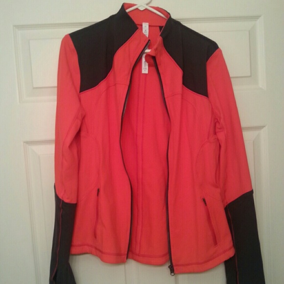 Lululemon forme jacket