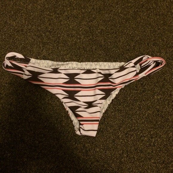 Acacia Native Bottoms