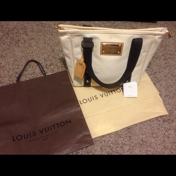 SOLD Auth. LV Cabas Antigua BEIGE