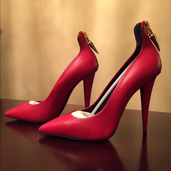 BRAND NEW!!! Giuseppe Zanotti red pump/gold zipper - Picture 3 of 4
