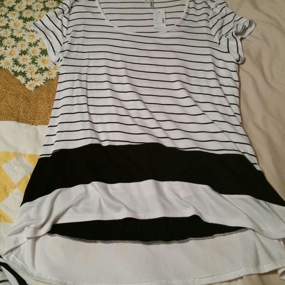 Maurices hi - low shirt