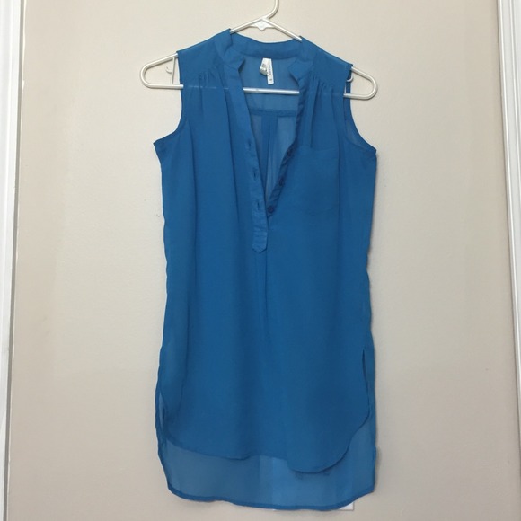 Cute blue top