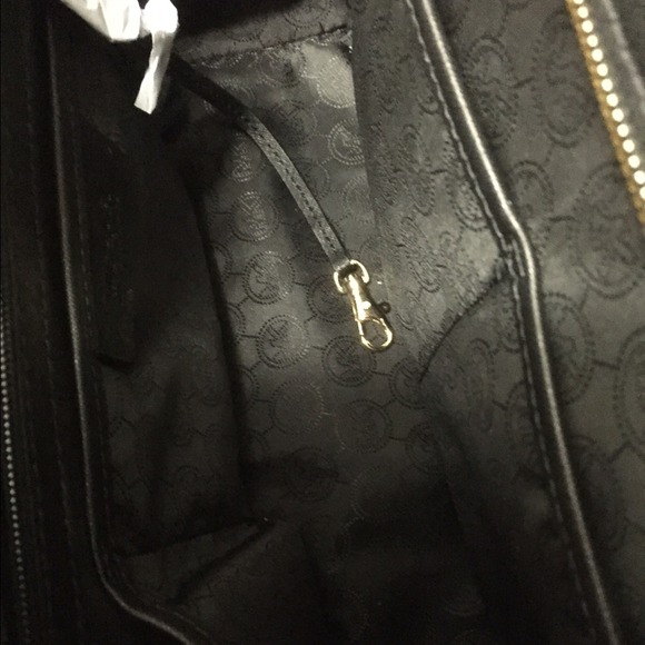 !SOLD! Michael Kors Selma handbag authentic - Picture 3 of 3