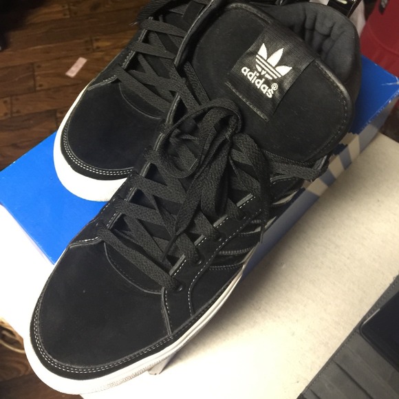 Adidas sneaker - Picture 2 of 2