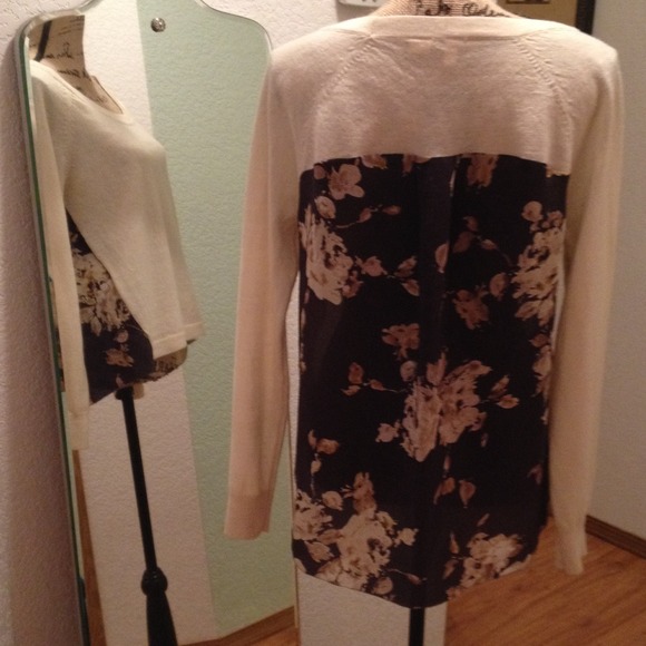 Ivory Moth sweater with floral scarf back - Picture 2 of 4
