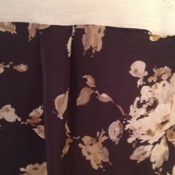 Ivory Moth sweater with floral scarf back - Picture 3 of 4