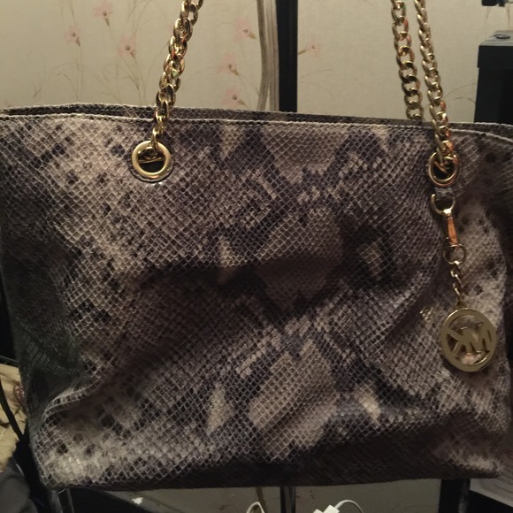Michael Kors purse - Picture 2 of 3