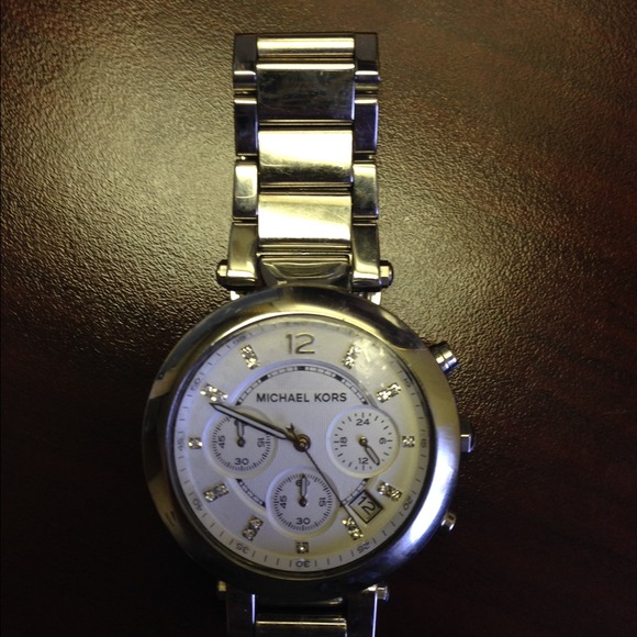 Michael kors brand new silver watch - Picture 1 of 1
