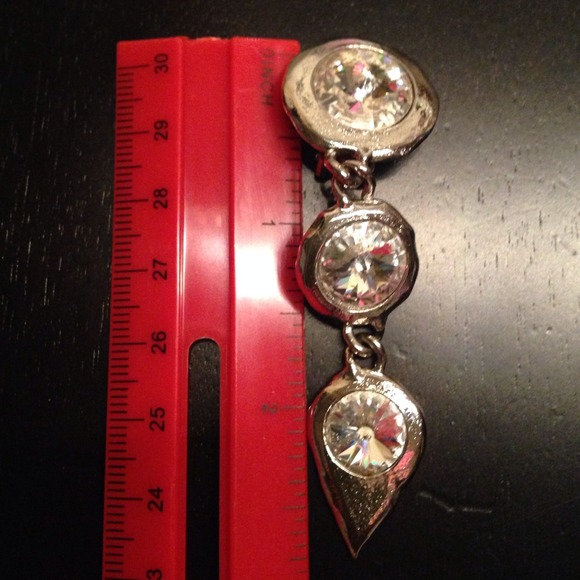 ❤Beautiful Rhinestone Earrings❤️ - Picture 3 of 3
