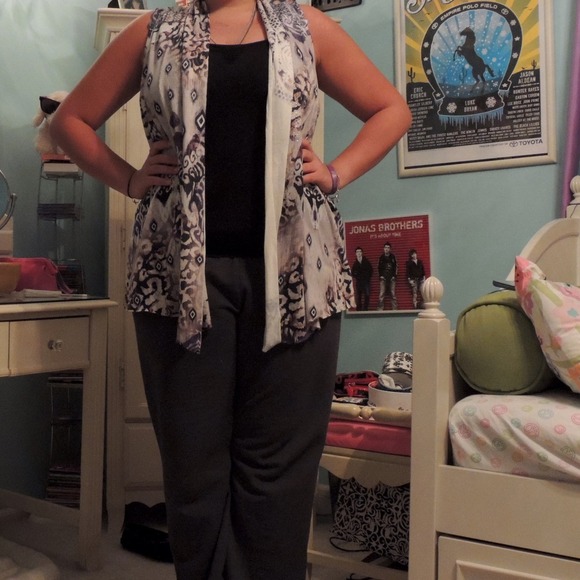 CAN SHIP TODAY Ikat printed vest