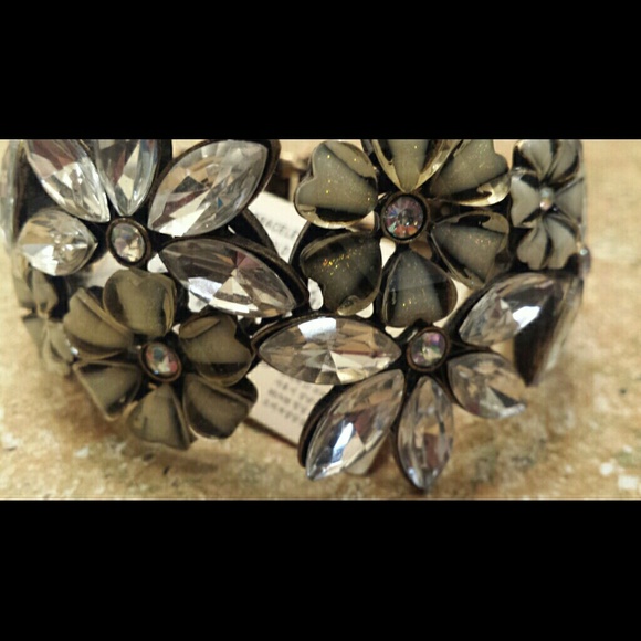 ●●● SOLD ●●● Bracelet - Picture 4 of 4