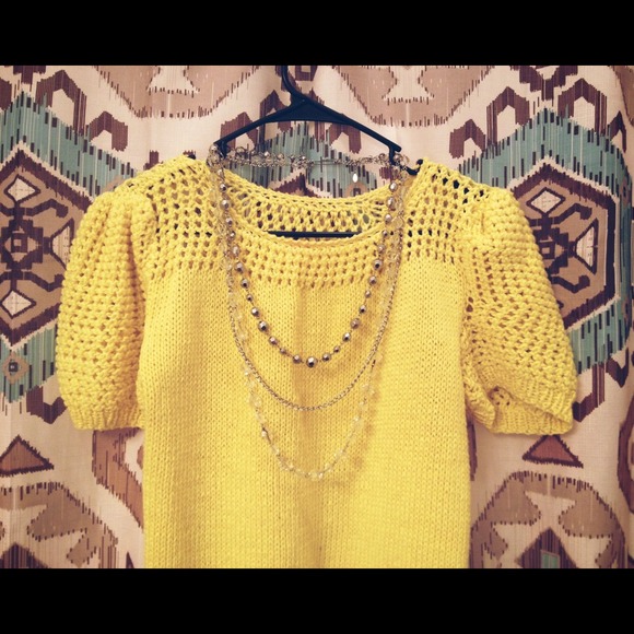 ☀️🌺 Yellow Sweater