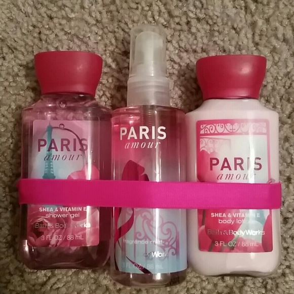 *****SOLD******Paris armour gift set