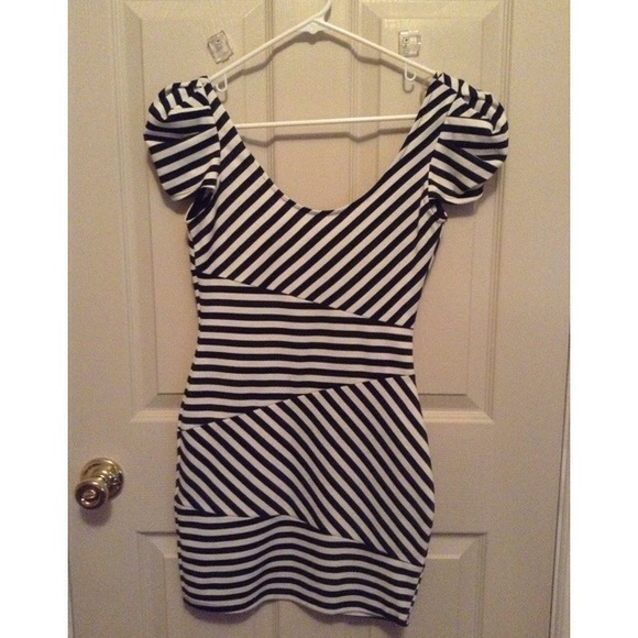 🚫 TRADED- Striped dress