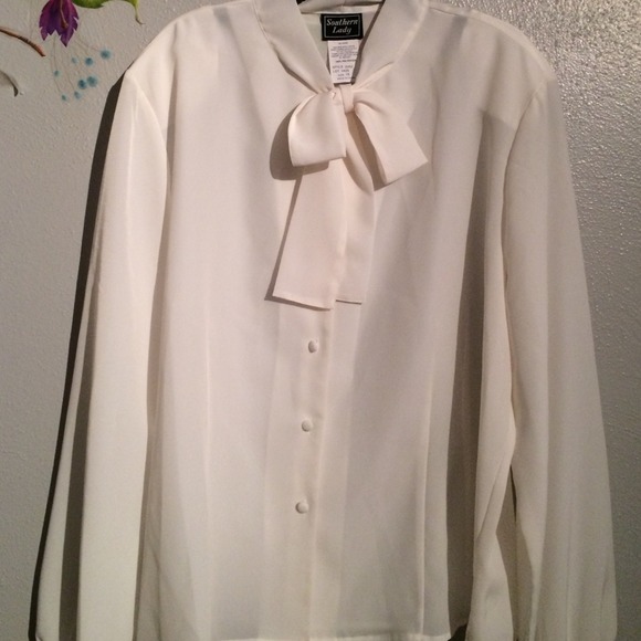 Soutern lady Tops - Southern lady blouse just reduced