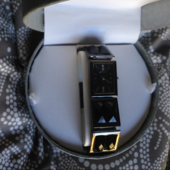 Black glass/crystal watch - Picture 1 of 3