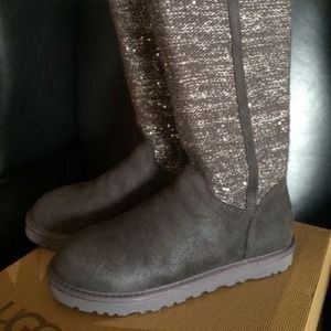 Ugg Camaya Boots. Size 9.