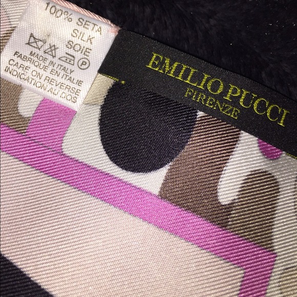 AUTHENTIC EMILIO PUCCI SQUARE SILK SCARF - Picture 3 of 3