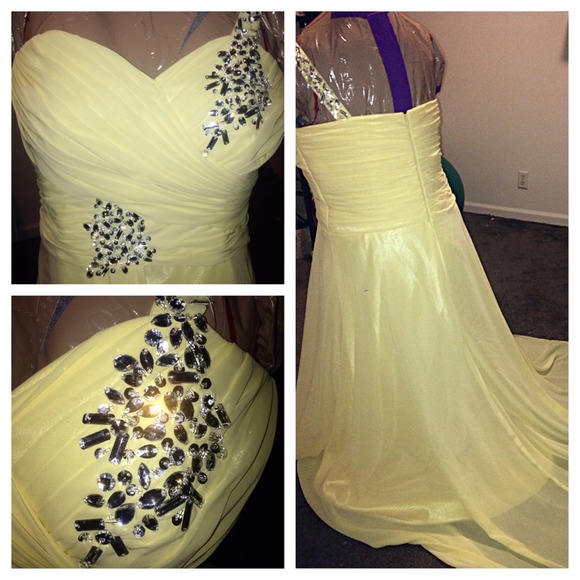 Formal dress with rhinestones - Picture 3 of 4
