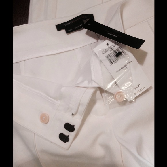 Audrey Slim Capri in Winter White - Picture 4 of 4