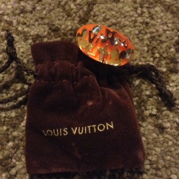 ❌SOLD❌Louis Vuitton: Orange Inclusion Ring - Picture 2 of 3