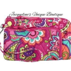 🌷Vera Bradley🌷 Zip Zip Wristlet
iPink Swirls NWT