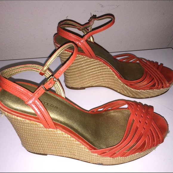 Ann Taylor coral wedge sandals. Size 7