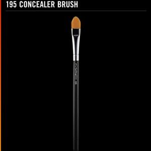 MAC BRUSH 195