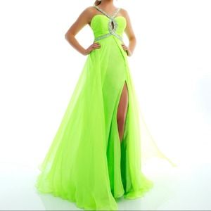 🚨LAST CHANCE SALE🚨 Mac Duggal, prom dress.