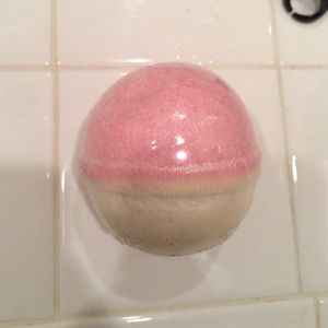 LUSH BATH BOMB